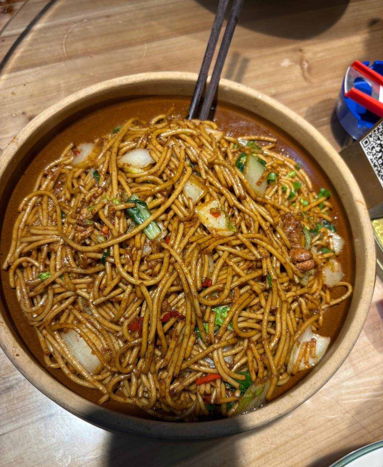 去过这么多地方，觉得炒粉最好吃的还是在南昌！当然，米粉的材质也很重要，这个米粉