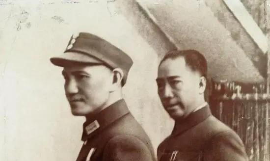 1942年，国民党河南督察专员韦孝儒被人绑架后活埋。蒋介石闻讯大怒，让蒋鼎文严查