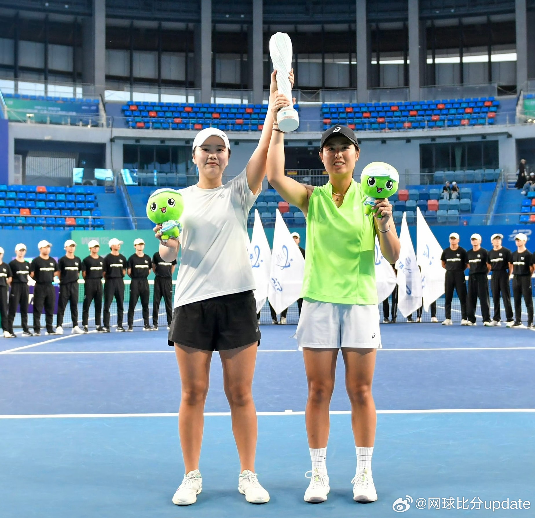 WTA125🇸🇪巴斯塔德女双首轮（红土）🇨🇳叶秋语/李亚芯6-4/6-2