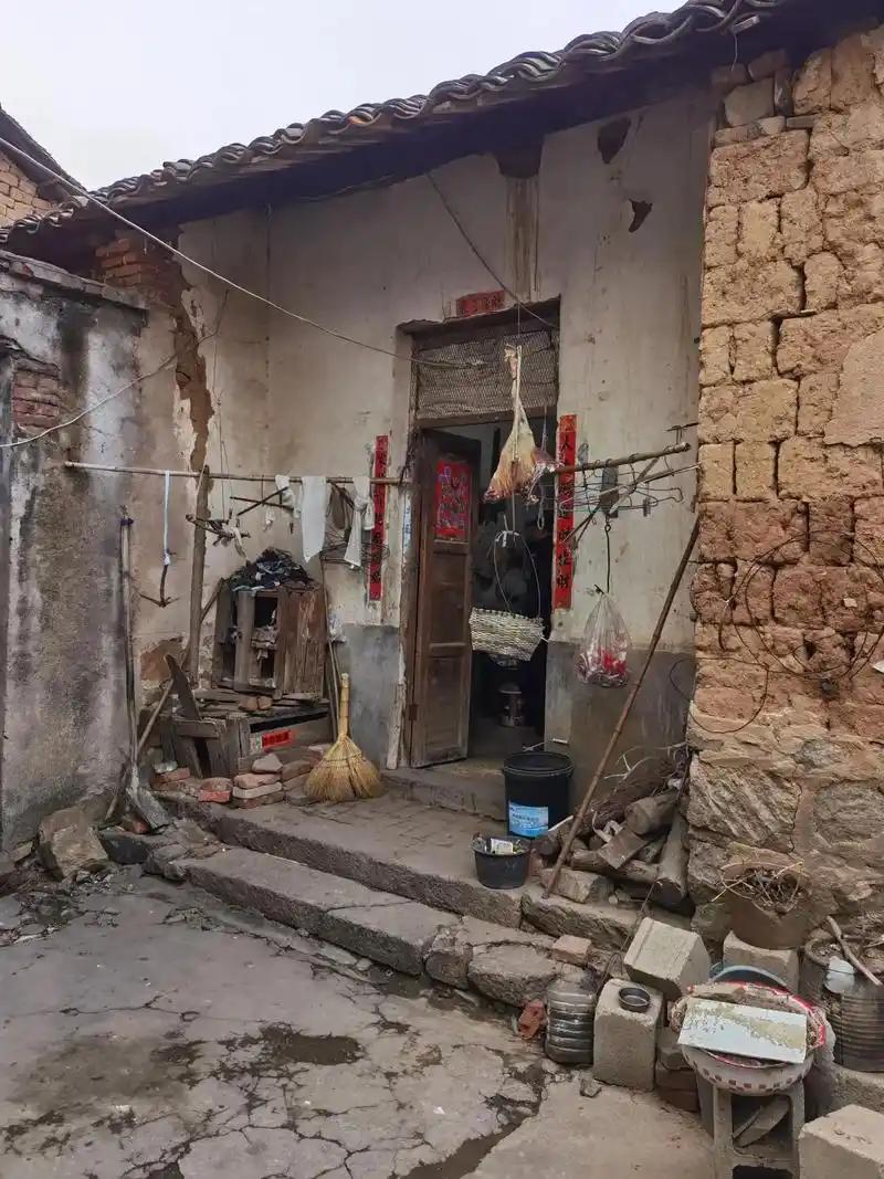 为什么越穷挣钱越难？身边总有这样的人：每天起早贪黑、累死累活，拼尽全力干活