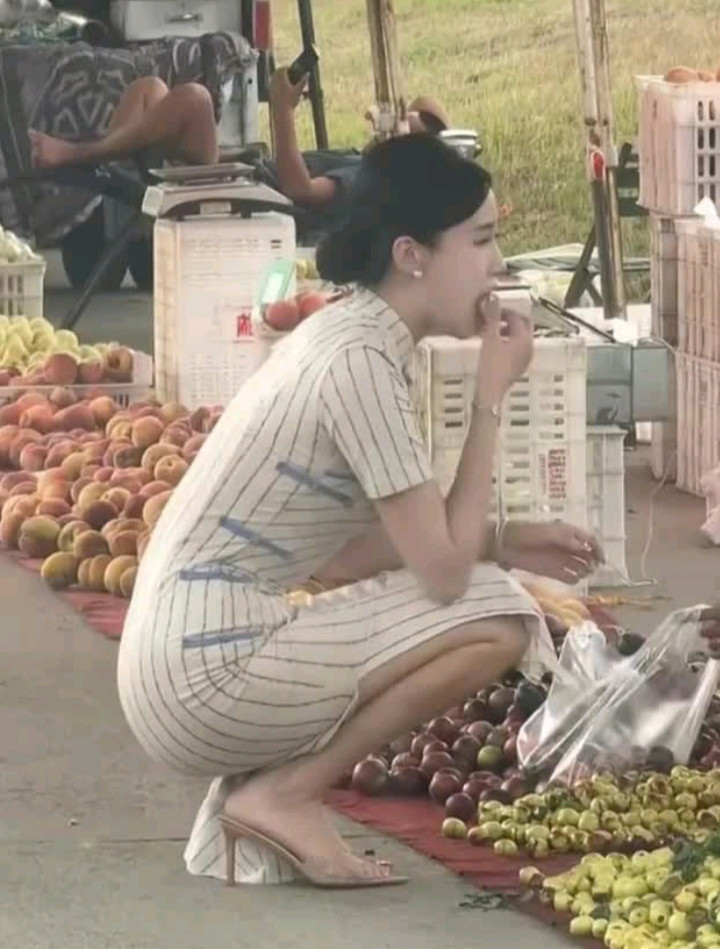 现在大环境不好，水果都滞销啦