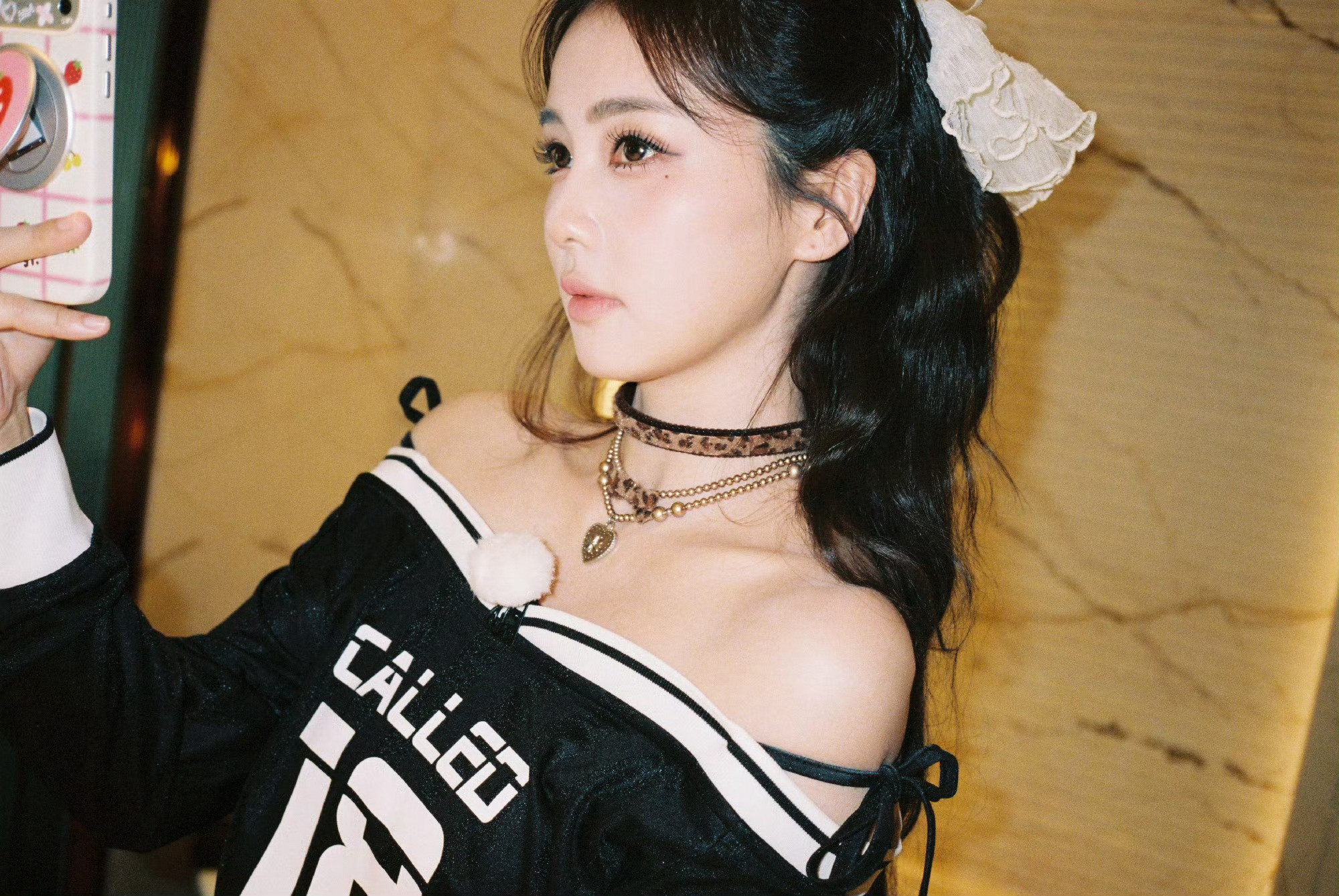 白鹿五月行程图五月的白鹿，期待你的每一次亮相