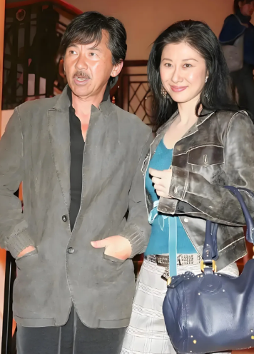 叶倩文这么漂亮的一个女人，却嫁给相貌平平大自己十多岁的男人林子祥，太让人不能理解