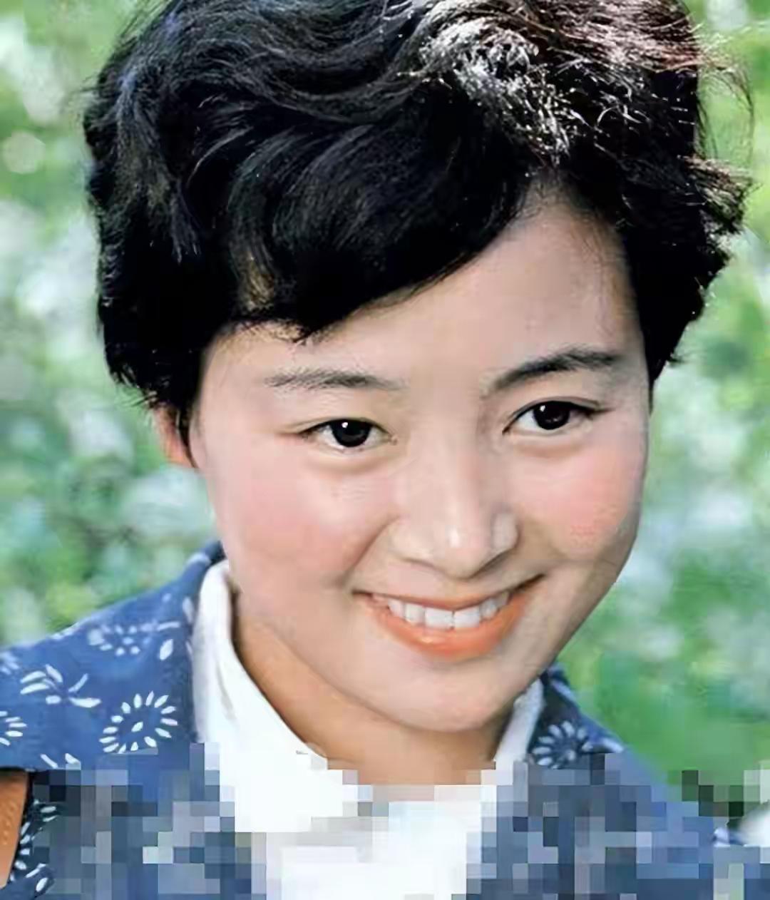 45年后《庐山恋》男女主角重逢！张瑜如今已经68岁，她与男主角郭凯敏45年