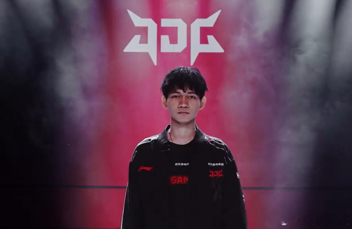 JDG打响今日官宣第一弹，前CFO中野HongQ和Junjia加入JDG，其余三