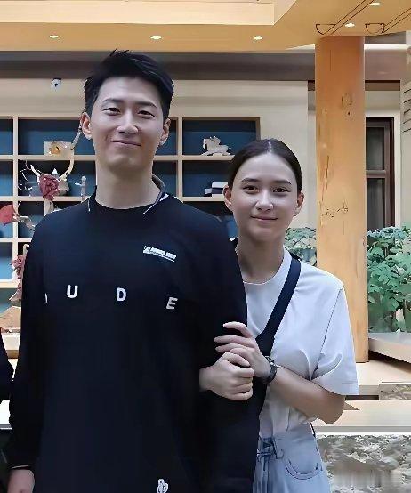 你们发现没有，​有钱人的大方都是有选择性的。​看何超莲就知道，当时窦骁为了她，据