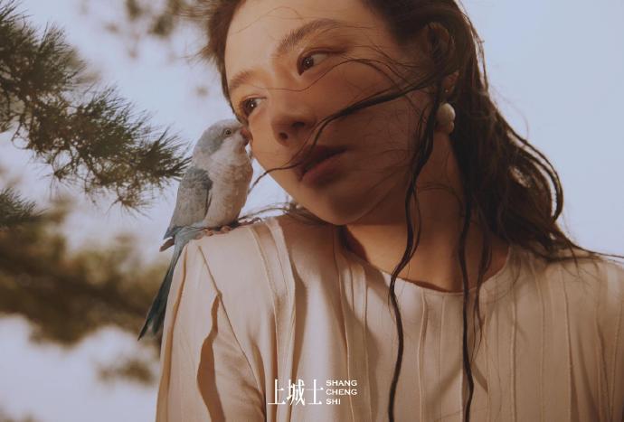 绝了！马思纯这组上城士大片，在陈漫镜头里怪得好有风格，我直接被圈粉！