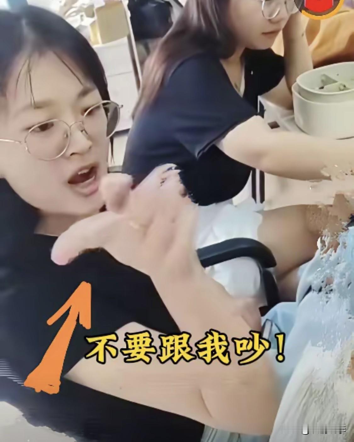 白嫖外卖的小仙女目前状态：警方调取轨迹、签收记录及现场视频，认定为恶意投诉，