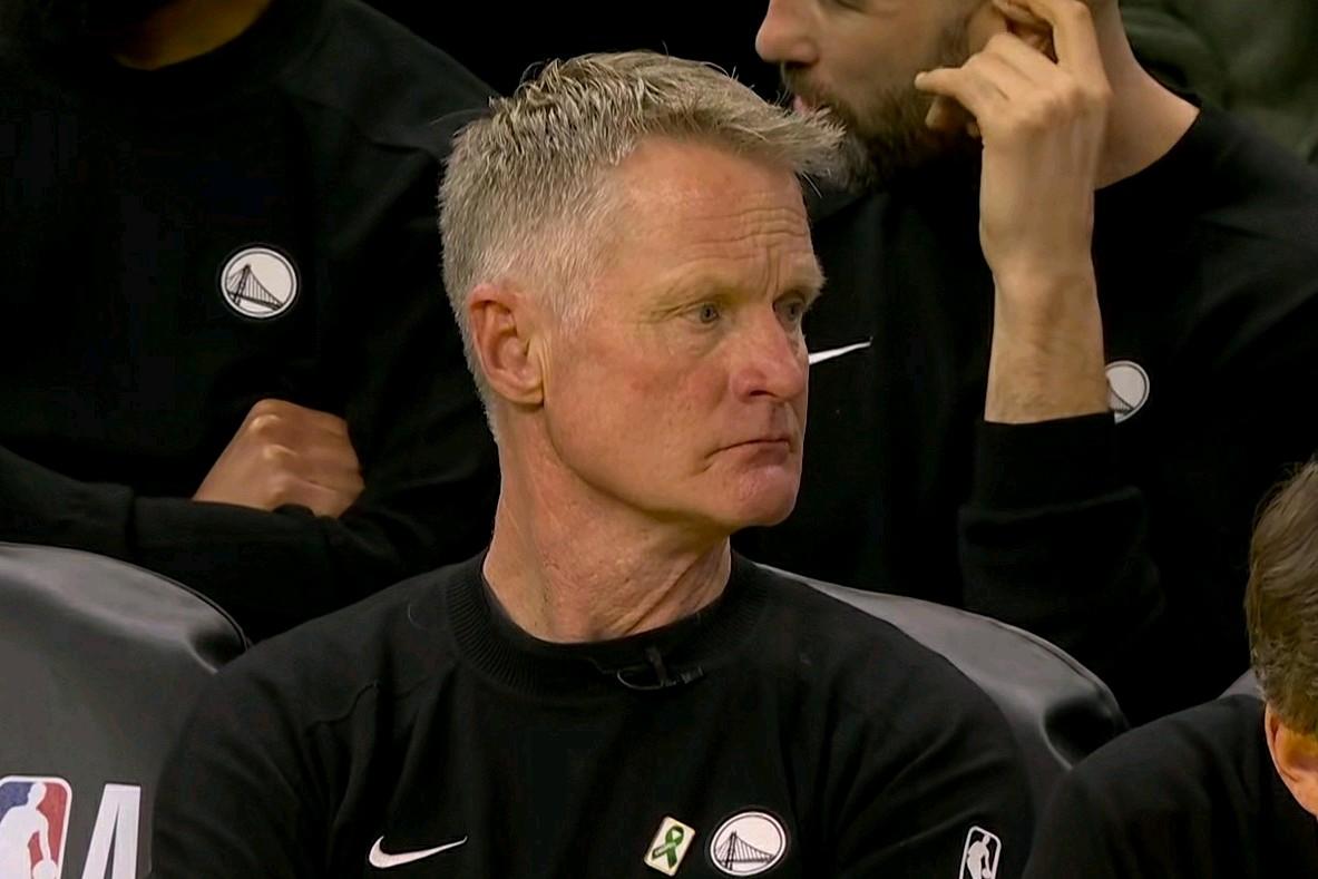 科尔全程神色凝重！我们的武器就是三分球！说实话：勇士输凯尔特人一点都不意外，意外