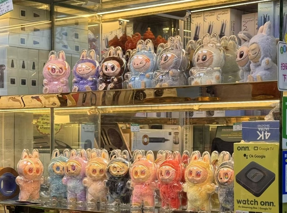 Labubu的假货产业链: 秘密全球发货, 工厂谁也不能来看