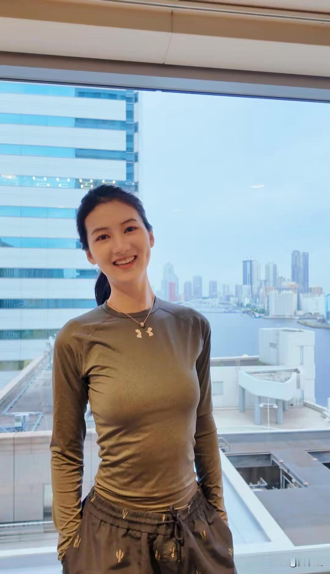怎么生活才能开心快乐做自己喜欢的工作，如果不能，就在业余时间做喜欢的事。