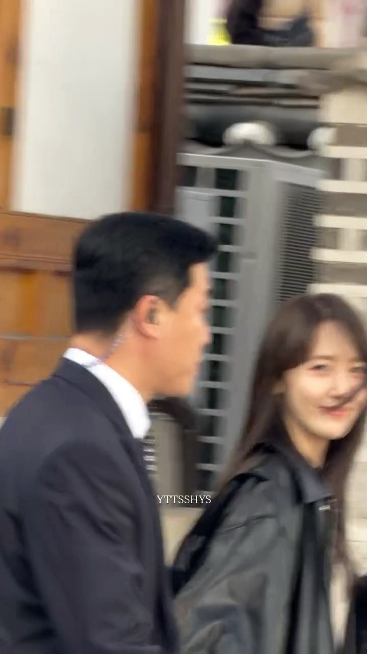 林允儿昨天的活动，好害怕我八十那天她还是这样