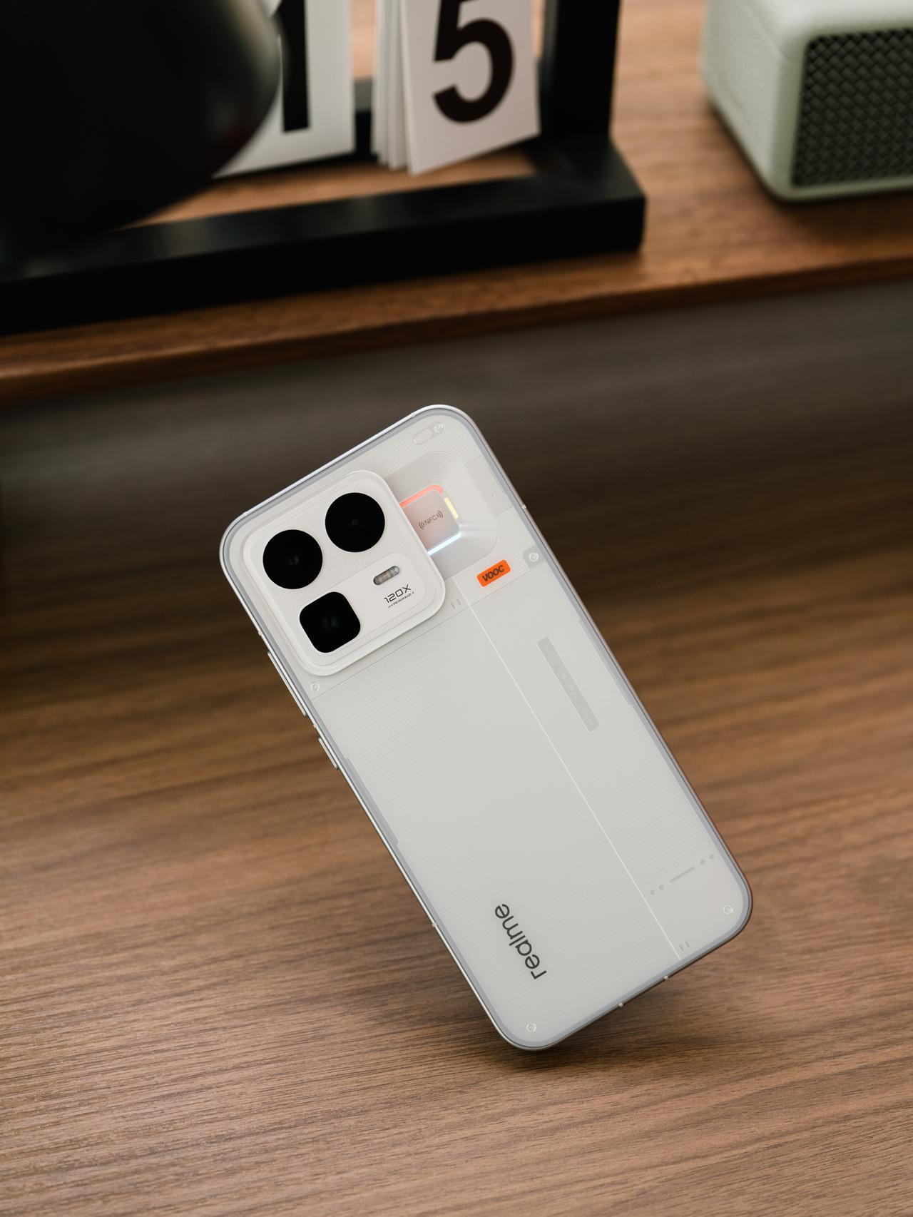 越级一时爽，一直越级一直爽。真我的开年越级大作真我Neo8终于正式登场了，最近玩