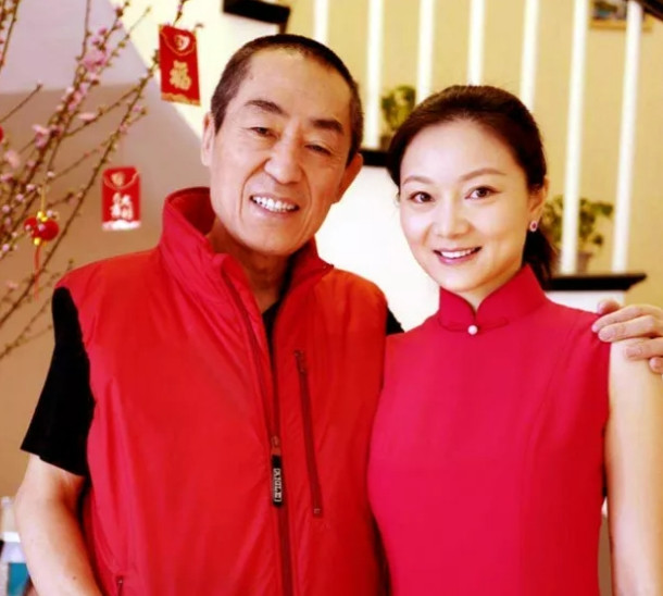 2000年，19岁的陈婷带50岁的张艺谋回家见父母，面对这个比自己还要大11岁的