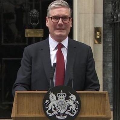 再次翻脸！英国出手强行收编中资钢厂！2026年5月11日，英国首相斯塔默官宣