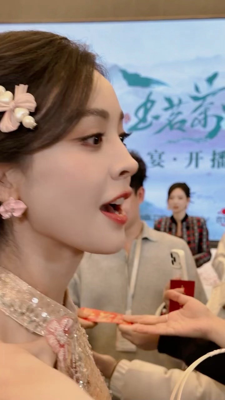 心理委员不用来了！娜扎看得我心理太得劲了谁来管管娜扎这无死角的美貌