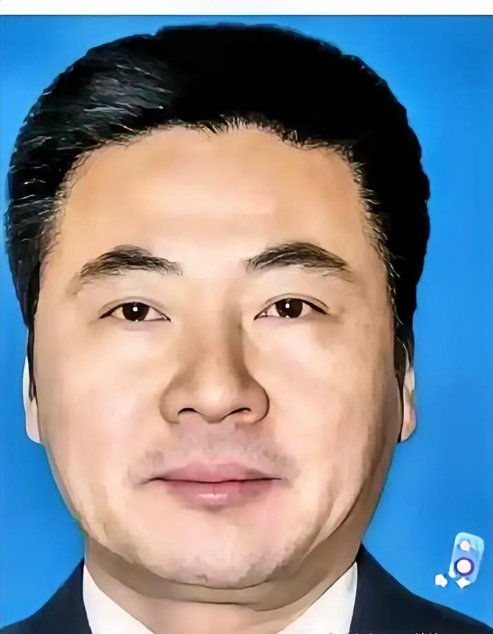 程俊华被查了6月29日看到程俊华被查的消息，我盯着那份履历看了半天，心里真不是