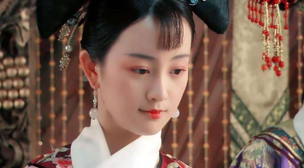 1896年，紫禁城里发生了这么一档子事。一个小太监颤颤巍巍走进内殿，把手里捧