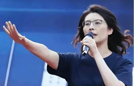 台湾蓝营终于摊牌了！郑丽文公开拒绝“一国两制”，不再模糊回避。这记重拳打向何方？