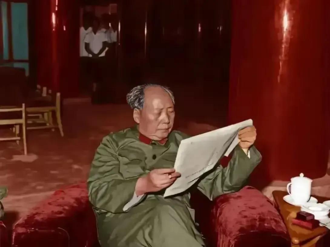 【人民的心声最响亮】1954年的一场会议上，陈云同志理性提出“毛主席万岁”不符合