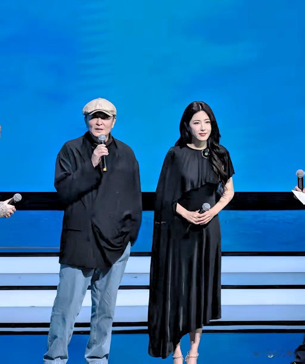 一觉睡醒，2025厦门金鸡电影节的焦点居然被一部剧抢爆了！《沉默的荣耀》刚亮