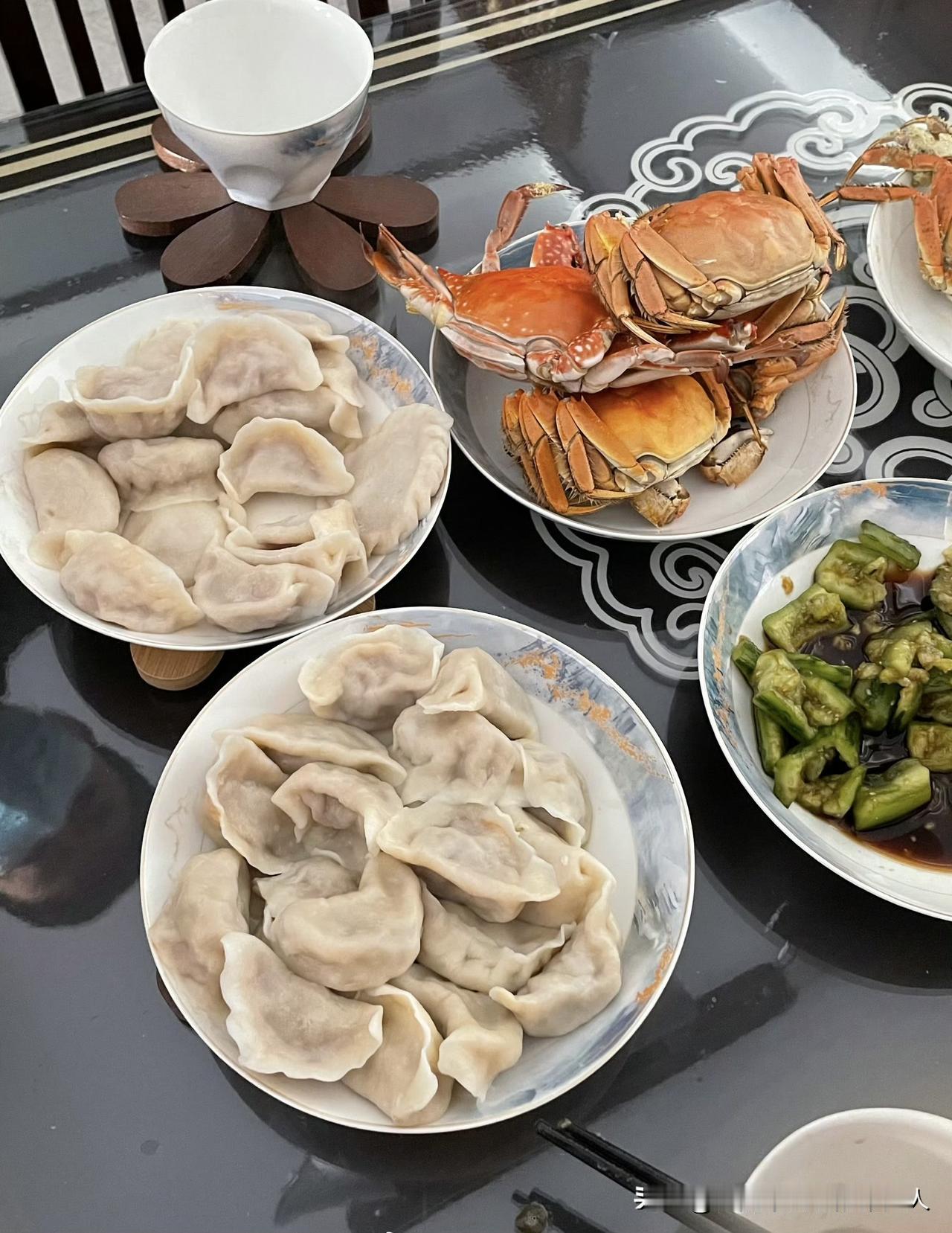 真后悔和邻居走的太近我和邻居在一起住十多年了，我觉得远亲不如近邻，就和邻居走的