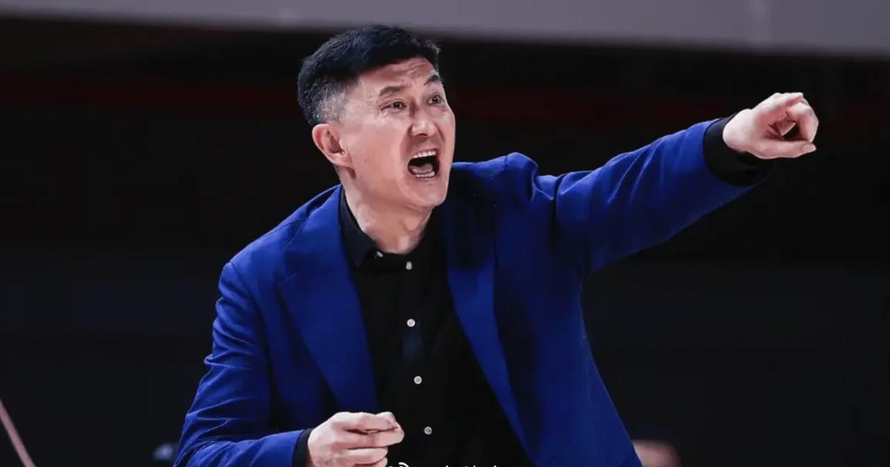 广东宏远能够晋级8强杜锋指导的调整很关键在我看来，杜锋依旧是国产教练中的佼佼