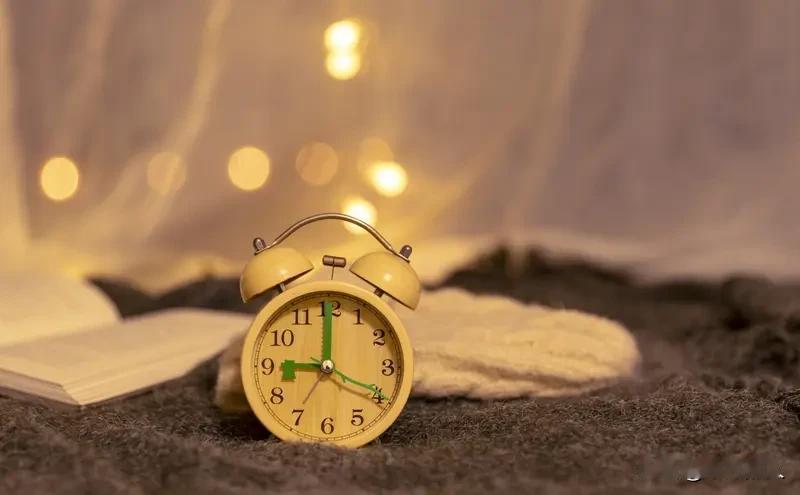 这4个小时被称为黄金睡眠时间中医说晚上11点到凌晨3点是黄金睡眠时间，这4小时