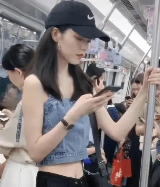 现在的女孩子想明白了，找不到合适的还不如不结，这种现象在北上广深尤为突出，仔细在