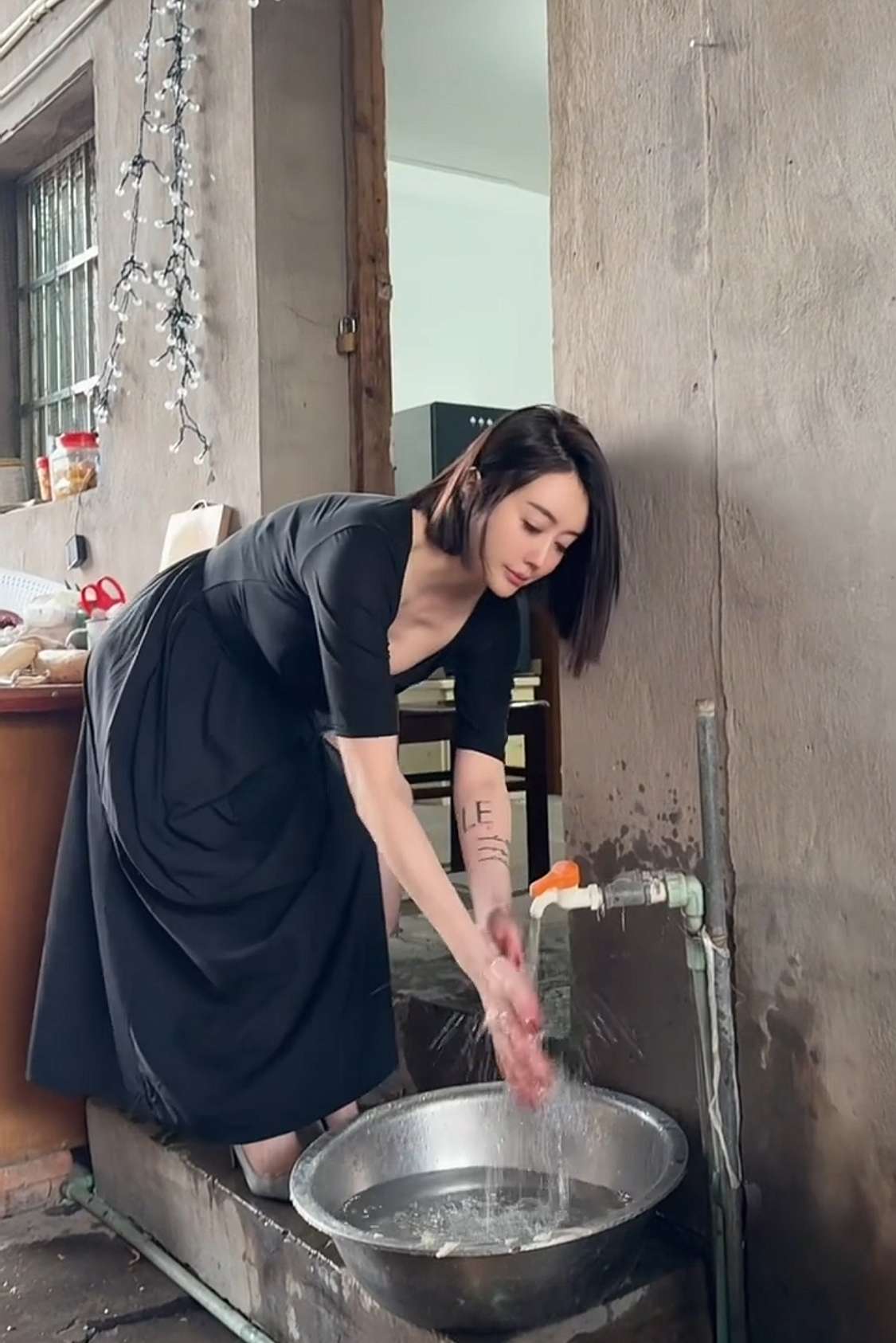 不明白，嫂子为啥不在大城市待着，偏要回农村。