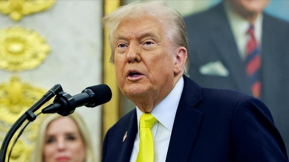 以为卡住芯片脖子就赢了？中国反手关上更致命的门！欧美刚在芯片上耍横，中国直接