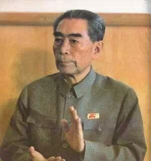 敬爱周总理的六个“一辈子”：1、一辈子勤俭节约；2、一辈子为民操劳；3、一
