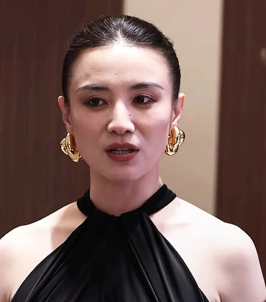 宋佳，给所有女人上了一课：也给所有男人提了一个醒。原来，在顶级美女的