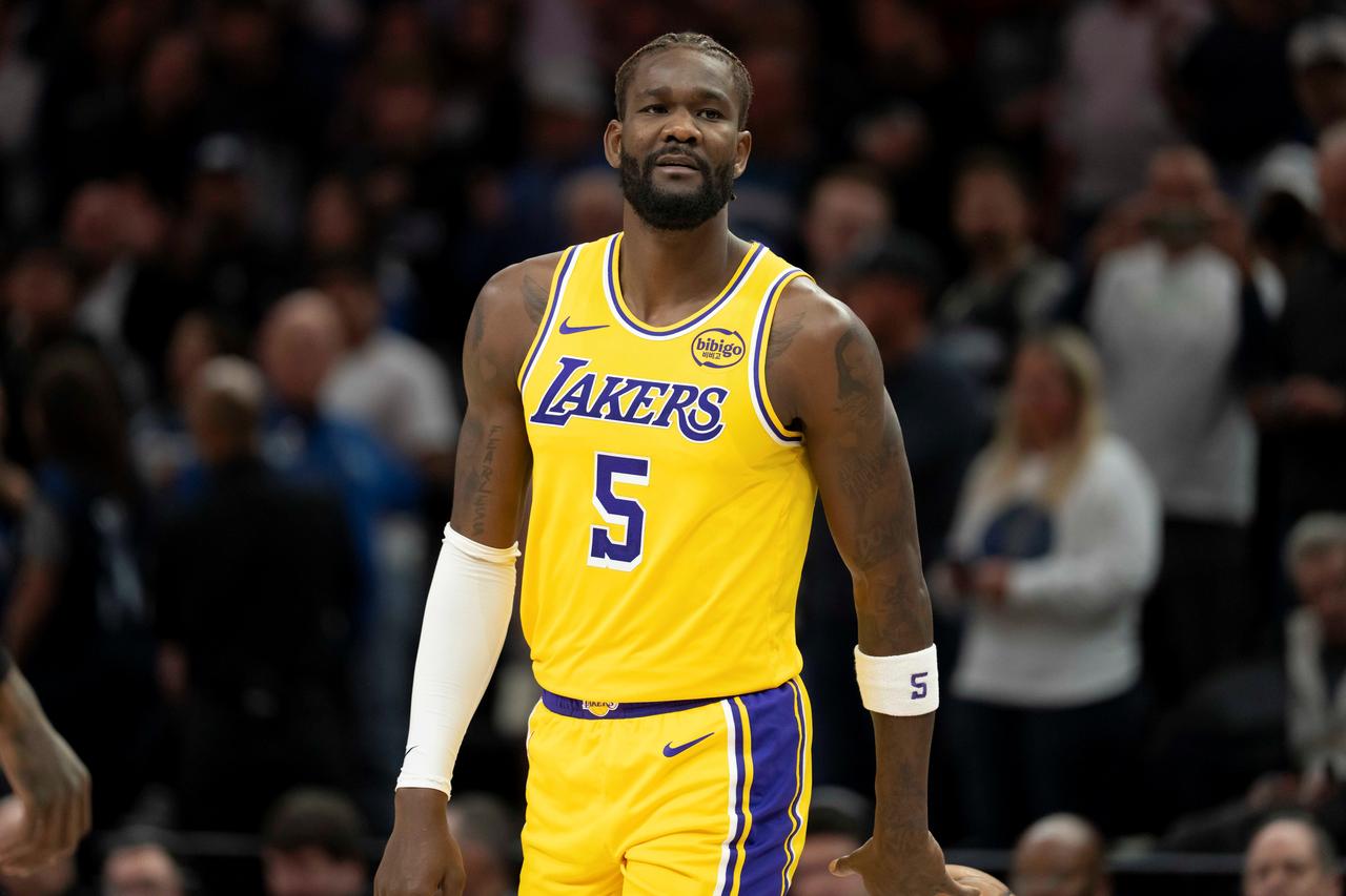 艾顿这表现，值不值800万？本赛季至今，13场比赛，5次20+10，场均16