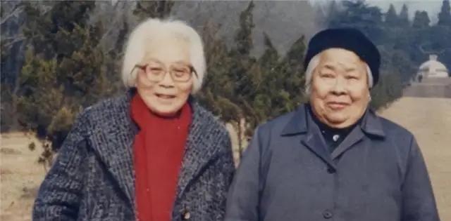 1937年，周子昆和何子友新婚，许世友看了一眼何子友，忍不住对周子昆说：“也就你