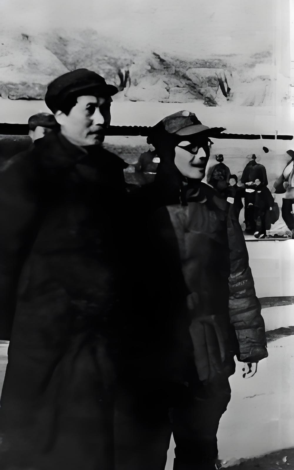 谁能想到！毛主席为刘伯承，悄悄改了自己几十年的习惯很多人谈到毛主席和刘伯承