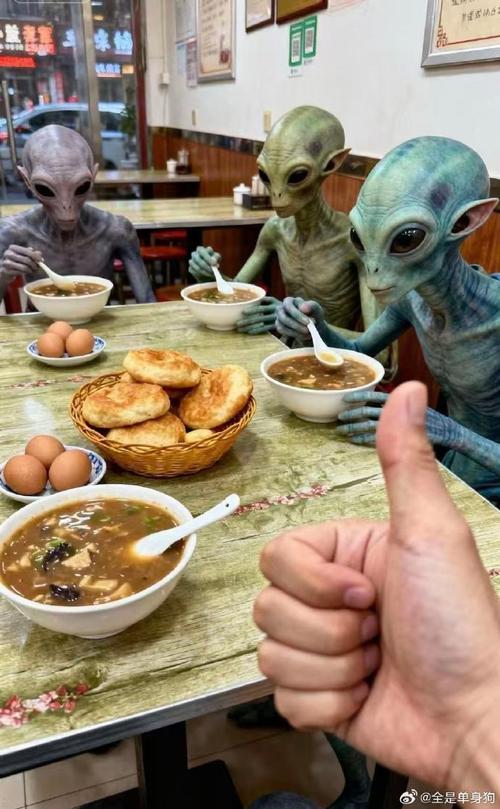 外星人真混在我们身边？大伙聊聊这事最近总听人说，外星人早就悄悄渗透到人群里