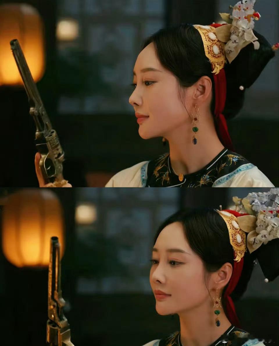 李纯大生意人真理姐这个角色被她演活了，从眼神到动作都透着一种“真理在握”的自