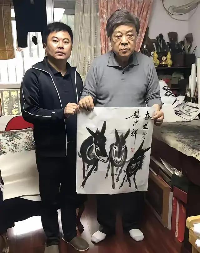2016年，赵忠祥的《五驴图》，在香港拍出了77万元的高价，媒体评论，比肩专业画