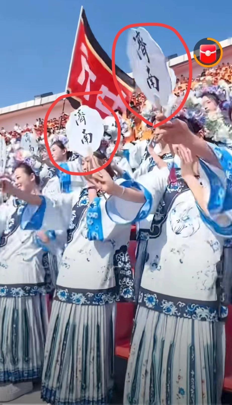 济南“夏雨荷”的团扇，我越看越不对劲……全网都在骂夏雨荷当IP“没文化”，但