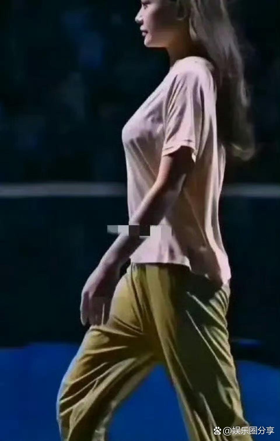 郝蕾身材真顶，一件普通的套头衫竟然穿出了高级感