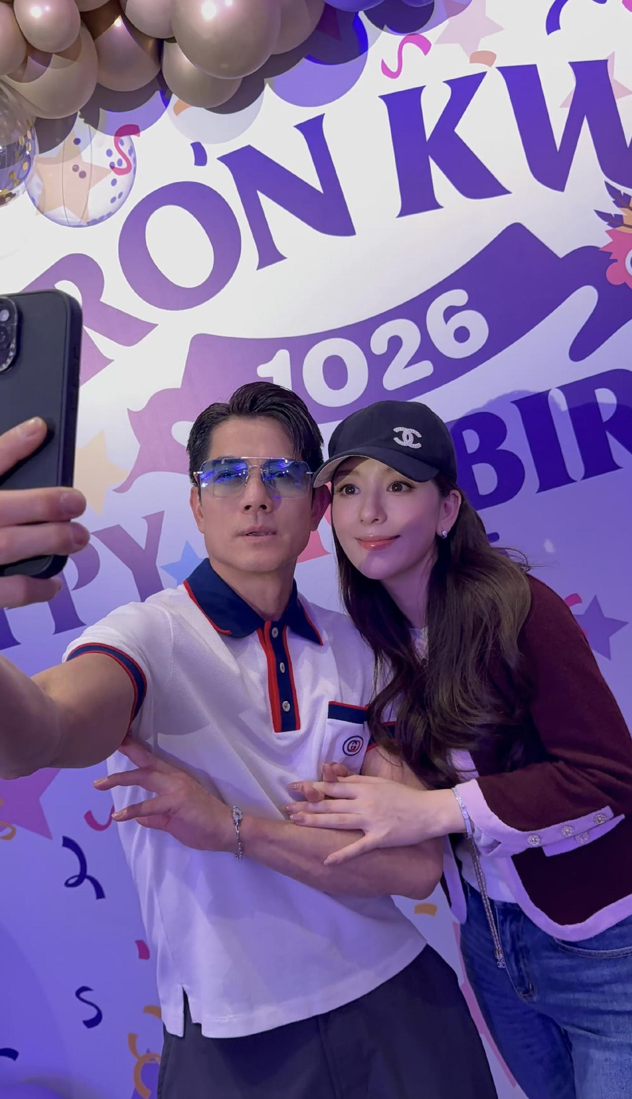 郭富城与方媛已经结婚9周年了，育有三位可爱的千金，夫妻俩十分的恩爱。这是20