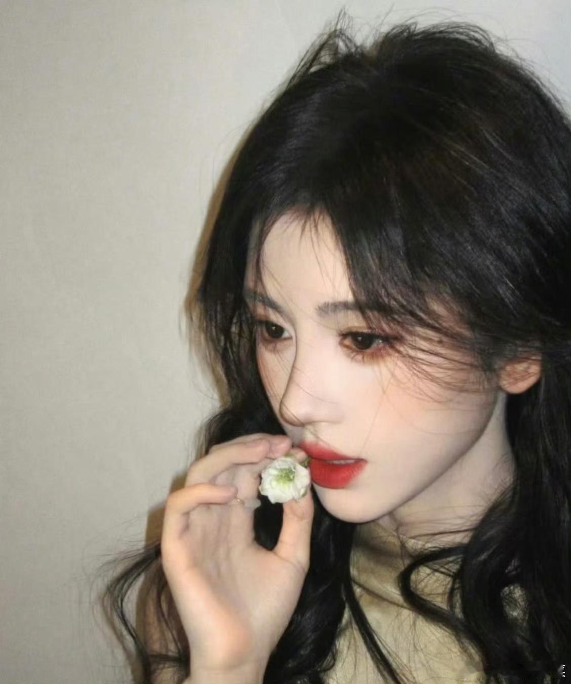 司晓迪的爆料一石激起千层浪，真真假假的瓜一箩筐，黄明昊和鞠婧祎，八竿子打不着