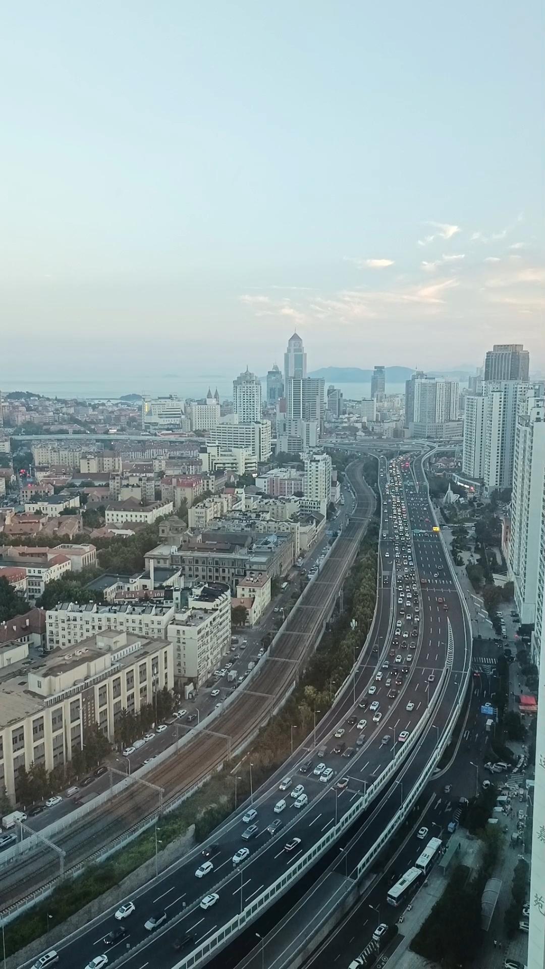 自驾青岛旅游回来，开门营业第一天。货没有备多，只做了一百多笼小笼包和汤包。毕竟