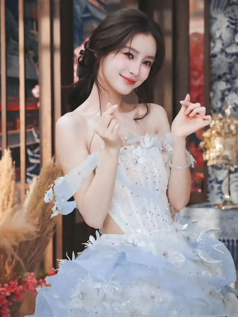 杨颖不着急是假的直播间说陈赫来了她简直忍不住要哭了，后悔也晚了，要不五哈也能