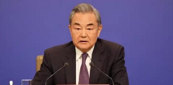 这一次中国直接表露了态度！王毅外长公开表态，无论是美国还是日本又或者是其他国家，