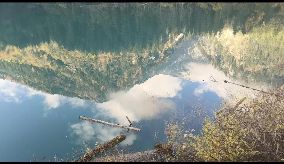 九寨沟的倒影。