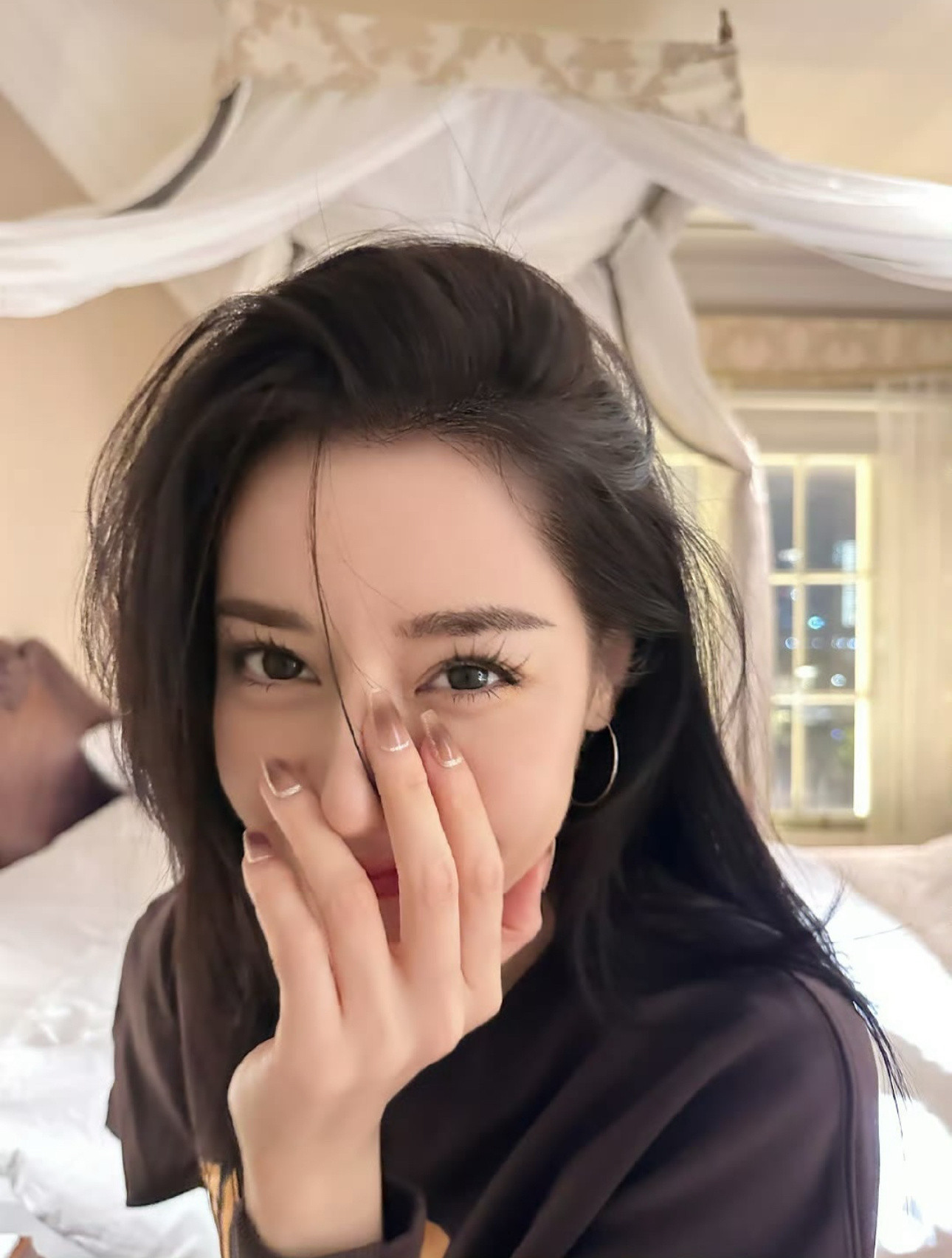 好久没自拍了，出来发两张自拍