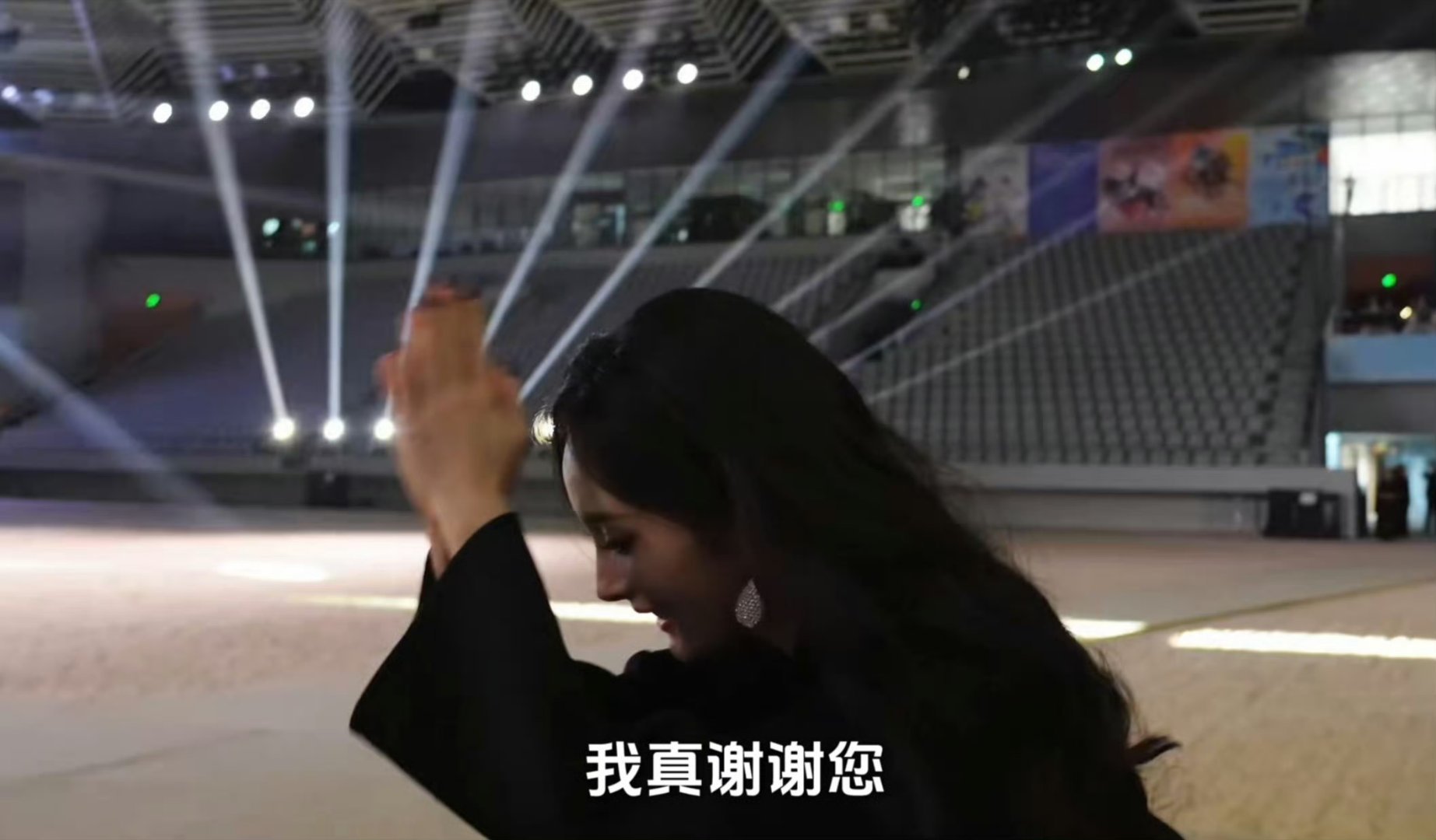 给杨幂p成胶头滴管了杨幂是块砖哪里需要哪里搬微博到底要怎样啊太闲就去看生万物