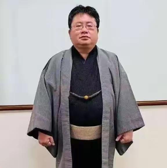 请记住这个人！天津出生的他，父亲是被中国百姓养大的日本遗孤，自己在中国读书任教十